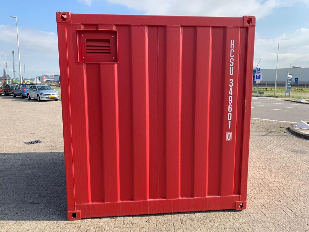 Side with ventilation of a 10ft a60 container 