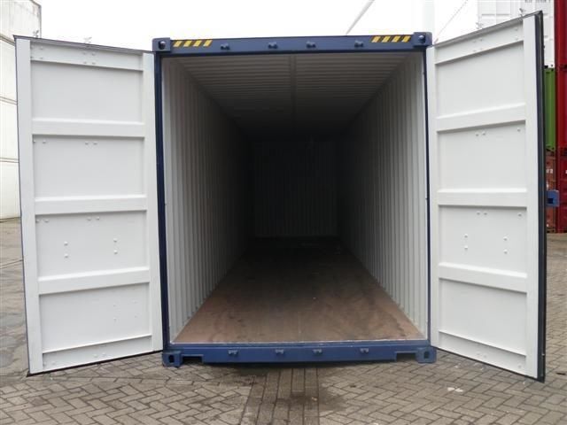  Inside 40ft high cube container